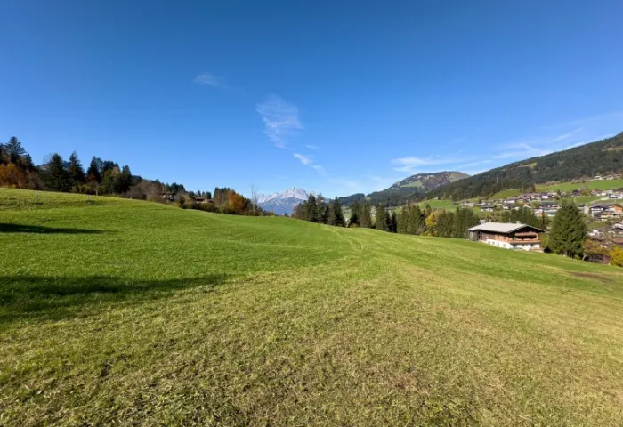 GRUNDSTÜCK