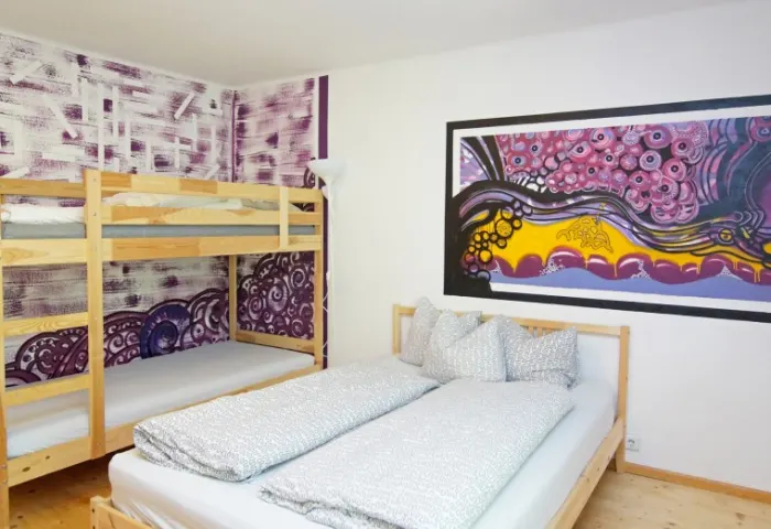 SCHLAFZIMMER