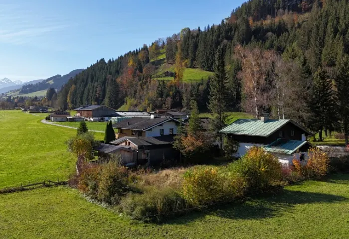 GRUNDSTÜCK