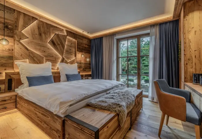 SCHLAFZIMMER